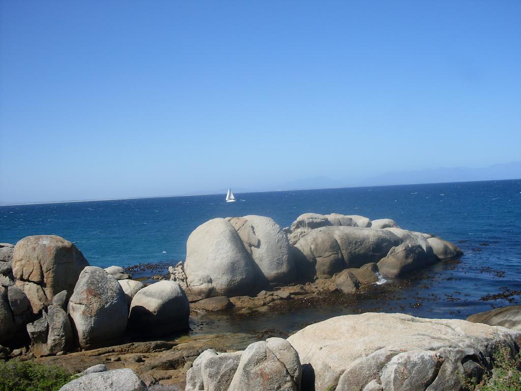 Napthali Lodge Simonʼs Town Exteriör bild