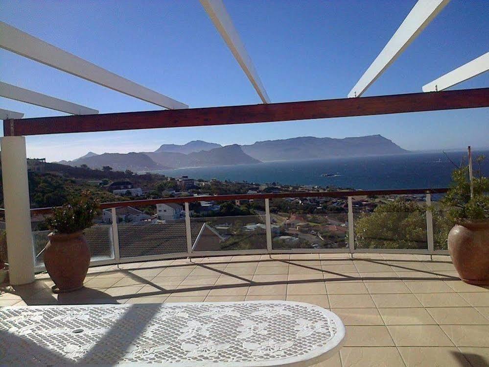 Napthali Lodge Simonʼs Town Exteriör bild