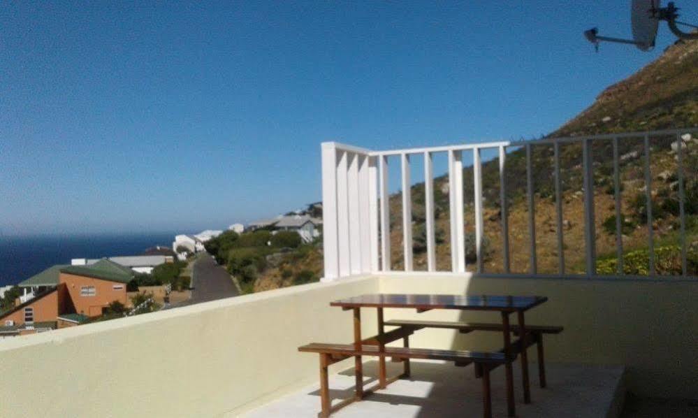 Napthali Lodge Simonʼs Town Exteriör bild