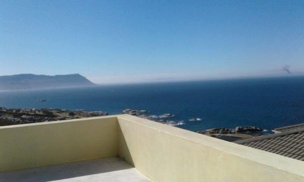 Napthali Lodge Simonʼs Town Exteriör bild